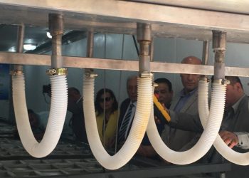 افتتاح أول وأكبر مصنع متنقل لإنتاج الواح الثلج في العالم