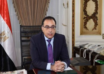 رئيس الوزراء يكشف موعد وصول الدفعة الثانية من مشروع رأس الحكمة