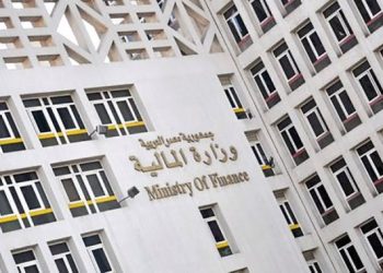 وزارة المالية: فرض ضريبة جديدة على السجائر أو المشروبات الغازية ليس صحيحا