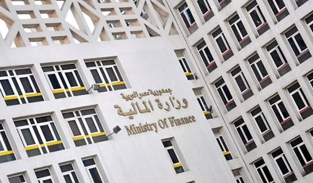 وزارة المالية: فرض ضريبة جديدة على السجائر أو المشروبات الغازية ليس صحيحا