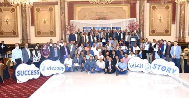 «صيدليات العزبي» تنظم إحتفالية لتكريم الموظفين القدامى