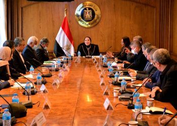 وزيرة الصناعة : جاري اعداد دراسة متكاملة للإرتقاء بصناعة السجاد