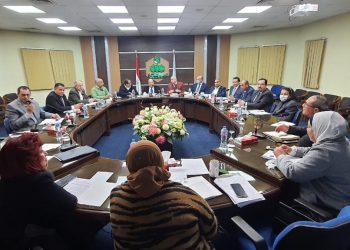 "مستثمرى العاشر " يتعاون مع "تحديث الصناعة" لتوسيع خدماته للمصانع خلال 2022