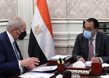 مدبولي يتابع موقف المشروعات المنفذة في إقتصادية قناة السويس