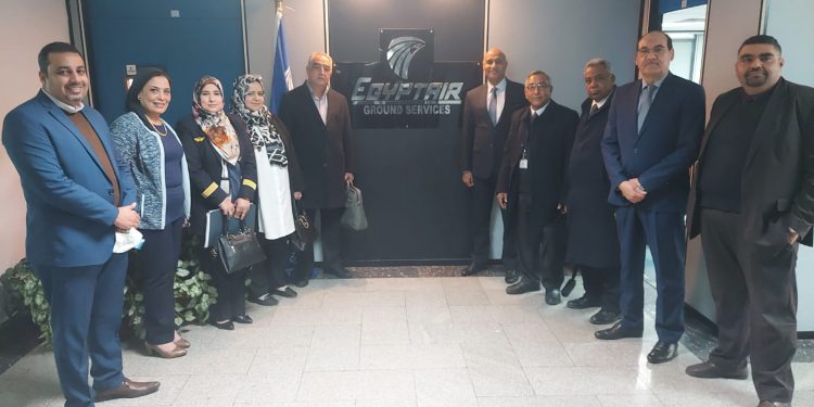 مصر للطيران تبحث مع وفد من الخطوط الليبية سبل التعاون المشترك