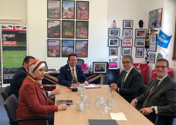 وزير السياحة يلتقي نظيره البريطاني في أولي لقاءاته الرسمية خلال زيارته بلندن