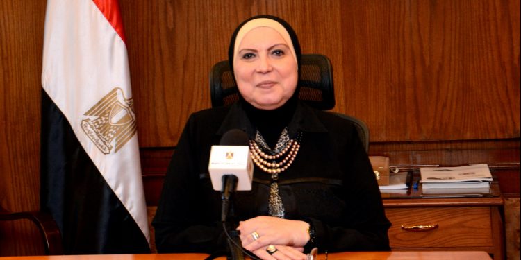 نيفين جامع تزور جناح "التنمية الصناعية" في ختام فعاليات المؤتمر السنوى لمجموعة البنك الاسلامى للتنمية