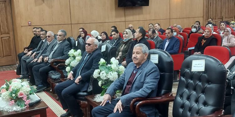 محافظ بورسعيد يلتقي وكلاء الإدارات الجدد بديوان عام المحافظة