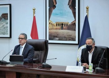 وزير السياحة يترأس إجتماع مجلس إدارة هيئة المتحف المصري الكبير