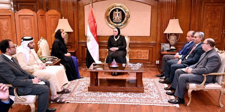 وزيرة الصناعة : 1.1 مليار دولار صادرات مصر إلى الإمارات في 2021