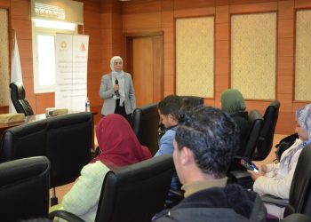 غرفة الملابس الجاهزة تنظم حملات توعية بالصحة الإنجابية للعاملين بمصانع العامرية