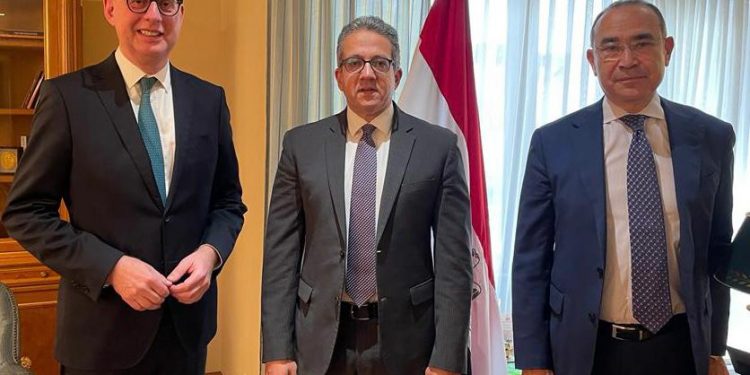 وزير السياحة يلتقي مع رئيس اتحاد الشركات السياحية الألمانية DRV