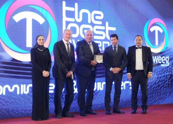 وزير الشباب والرياضة يكرم محمد عادل حسني راعي الأبطال الأولمبيين