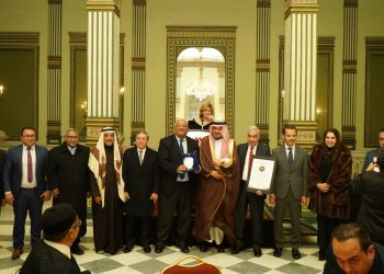 اتحاد المستشفيات العربية يكرم "الرعاية الصحية" وقيادات القطاع الصحي في مصر