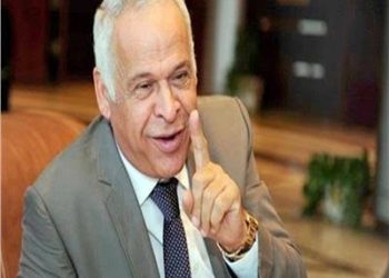 فرج عامر:  يجب علي الحكومة توفير الخامات للمصانع لانها علي وشك النفاذ ولن نستطيع دفع المرتبات