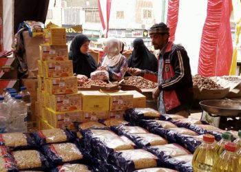 محافظ القاهرة يتفقد معرض "أهلًا بالعيد " بحي باب الشعرية