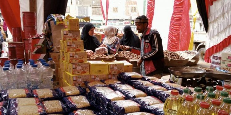 محافظ القاهرة يتفقد معرض "أهلًا بالعيد " بحي باب الشعرية