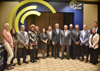 الرئيس التنفيذي للسيمنز يشييد بأحدث فروع البرج سكان