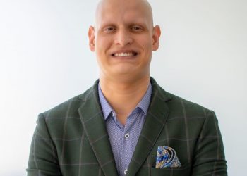 سام مرسي يطالب بتسليط الضوء على السياحة العلاجية في مصر