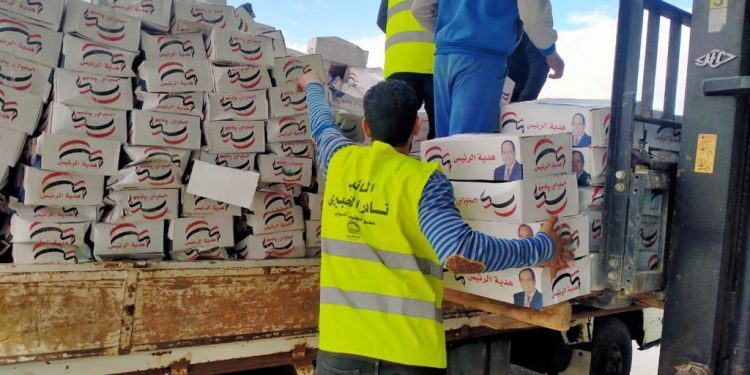 «مستقبل وطن» يوزع مساعدات غذائية على «الأكثر احتياجًا».. ومعارض ثابتة ومتنقلة بتخفيضات 35%