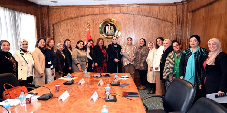 وزيرة الصناعة تبحث مع جمعية سيدات أعمال مصر سبل دعم مجتمع الأعمال والمستثمرين