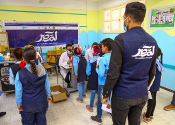 مبادرة "لمصر" لدعم صحة أطفال المدارس تقدم خدماتها لطلاب مدارس مركز قوص بقنا