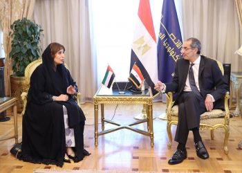 طلعت يبحث مع سفيرة الإمارات فرص جذب الاستثمارات الإماراتية لقطاع الاتصالات