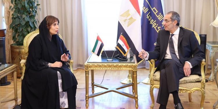 طلعت يبحث مع سفيرة الإمارات فرص جذب الاستثمارات الإماراتية لقطاع الاتصالات