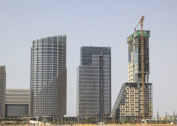 الجزار:  الانتهاء من هياكل الأبراج بمنطقة الأعمال المركزية بالعاصمة الإدارية