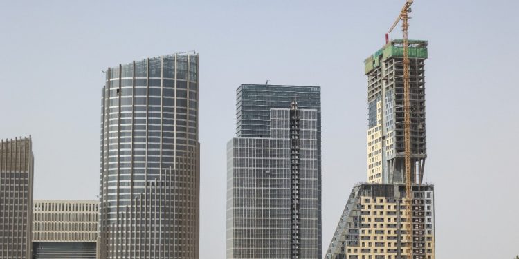 الجزار: الانتهاء من هياكل الأبراج بمنطقة الأعمال المركزية بالعاصمة الإدارية