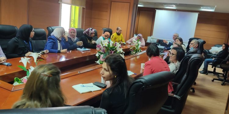 تعاون بين “الصحة” و غرفة الملابس لنشر الوعي بالصحة الإنجابية بين العاملين