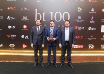 احتفالية bt100 تكرم  GLC كأفضل شركة دهانات فى عرض اتجاهات الألوان