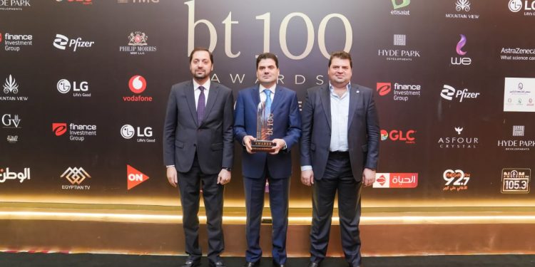 احتفالية bt100 تكرم GLC كأفضل شركة دهانات فى عرض اتجاهات الألوان