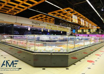 الميكانيكيون العرب تورد ثلاجات عرض التبريد والتجميد لهايبر ماركت Spinneys