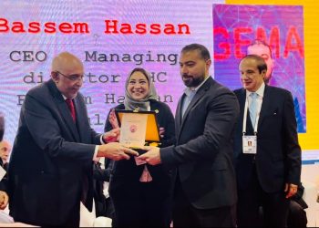 تكريم المهندس باسم حسن في المعرض الدولي للتبريد والتكييف HVAC