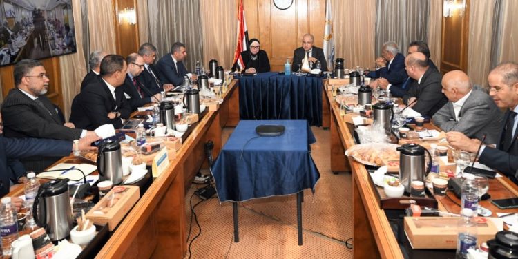 اجتماع وزيرة الصناعة مع مجلس ادارة اتحاد الصناعات المصرية