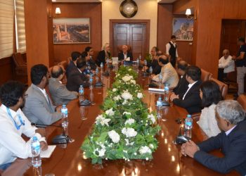 محافظ بورسعيد يجتمع مع مجلس إدارة مصنع سينمار ومسئولي 9بنوك هندية