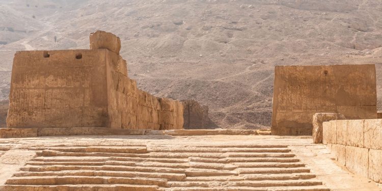 “السياحة” تشارك في مؤتمر دولي بألمانيا عن مدينة أتريبس