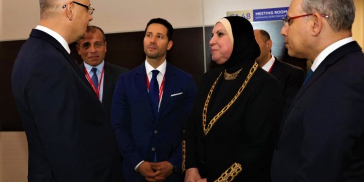 شركة روسية تتقدم بمشروع لإنشاء خط إنتاج عربات متنقلة في مصر