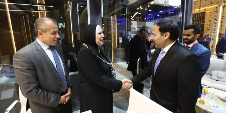 إقبال من كبار المسئولين العرب على الجناح المصرى بمنتدى سانت بطرسبرج الاقتصادى الدولى