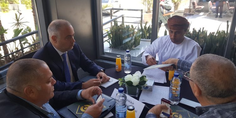 التصديري للصناعات الكيماوية يبحث مع وفد عماني زيادة التبادل التجاري