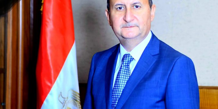نيفين جامع تنعى رحيل المهندس عمرو نصار وزير التجارة والصناعة السابق