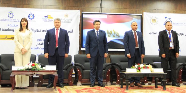 "تحديث الصناعة" و "البحث العلمي" و"الصناعات الغذائية" يناقشون التحديات التي تواجه قطاع الألبان