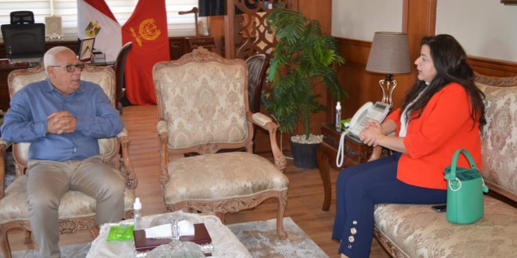 محافظ بورسعيد يبحث التعاون مع رئيس قطاع العلاقات الحكومية فى شركة أمازون