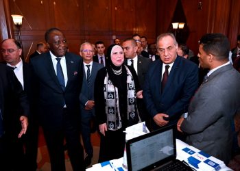 وزيرة الصناعة تفتتح فعاليات مؤتمر "وطن رقمي"