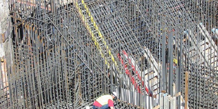 دراسة : حديد التسليح بريء من زيادة تكلفة البناء وغلاء العقارات