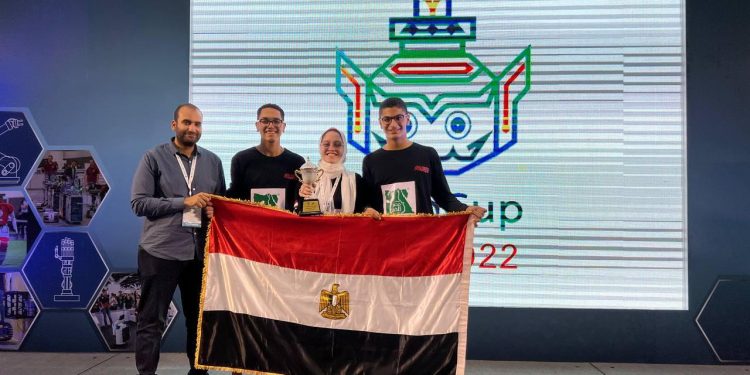 برعاية مصر الخير .. أبطال فريقي "مواهب بي جي" و"مواهب فاير" يحصدون المركز الأول في مسابقة "روبو كوب" بتايلاند
