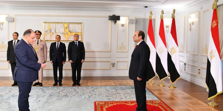 ماذا يريد المنتجون من وزير الصناعة الجديد؟