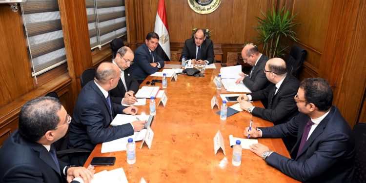 تفاصيل اجتماع وزير الصناعة مع عبدالوهاب والزلاط لبحث منظومة إجراءات الإستثمار الصناعي وسبل التيسير على المستثمرين