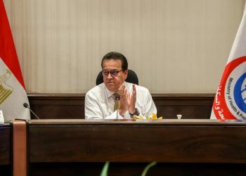 في لقائه مع غرفة الرعاية الصحية  .. عبدالغفار يوجه بإعادة تفعيل المجلس الأعلى للصحة